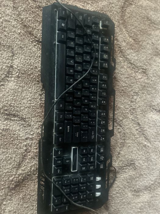 Vand tastatura cu led