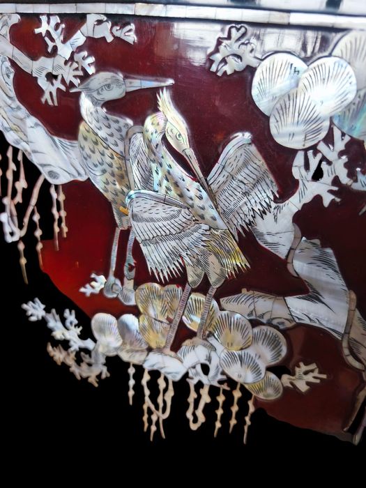 Голямо азиатско пано седеф, дърво