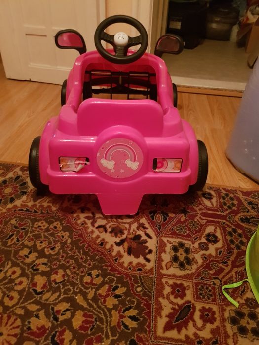 Детска кола с педали