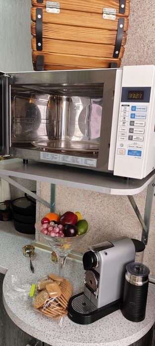 Продам микроволновую печь LG