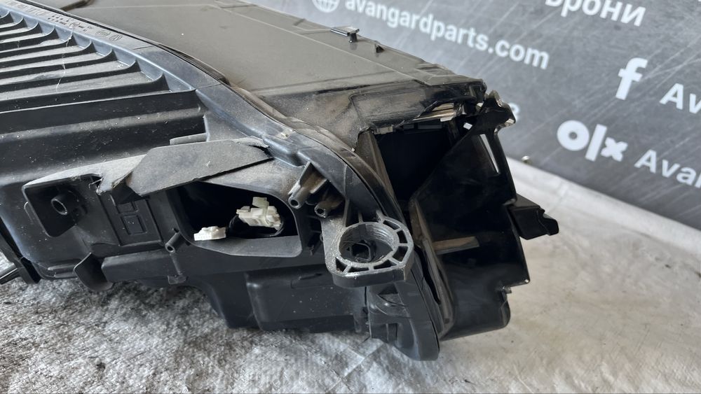 Десен и ляв фар VW Touareg 3 (2018-2024)