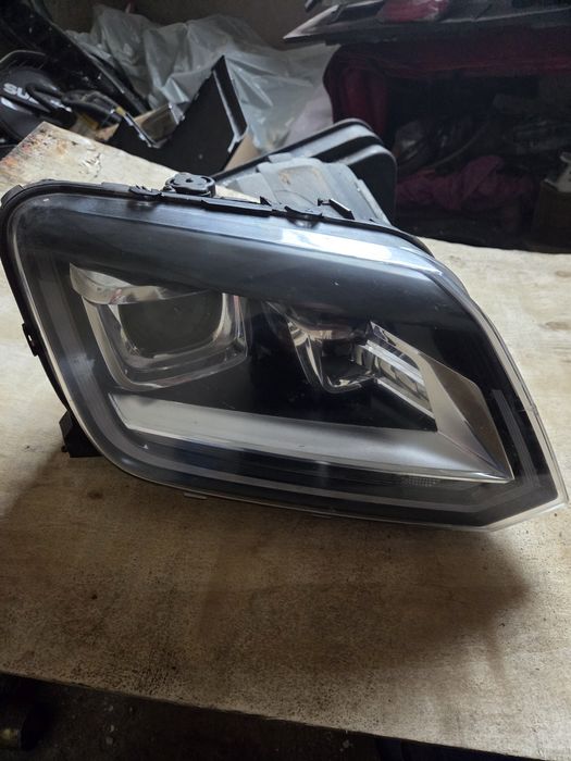 Десен фар VW Amarok 2020