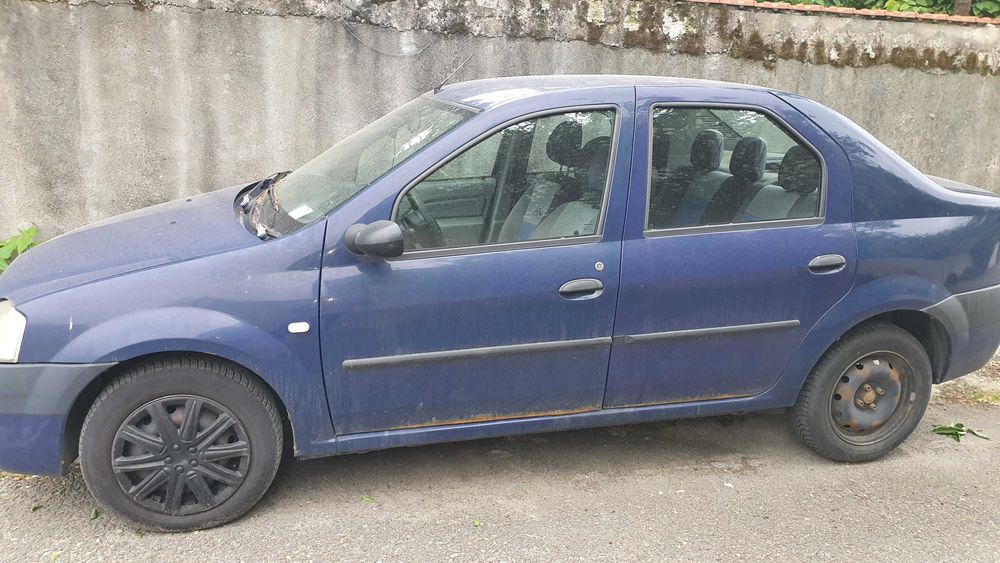 Vand Dacia Logan 2006 albastru benzina 100.000 km toate geamurile electrice AC, capacitate 1390