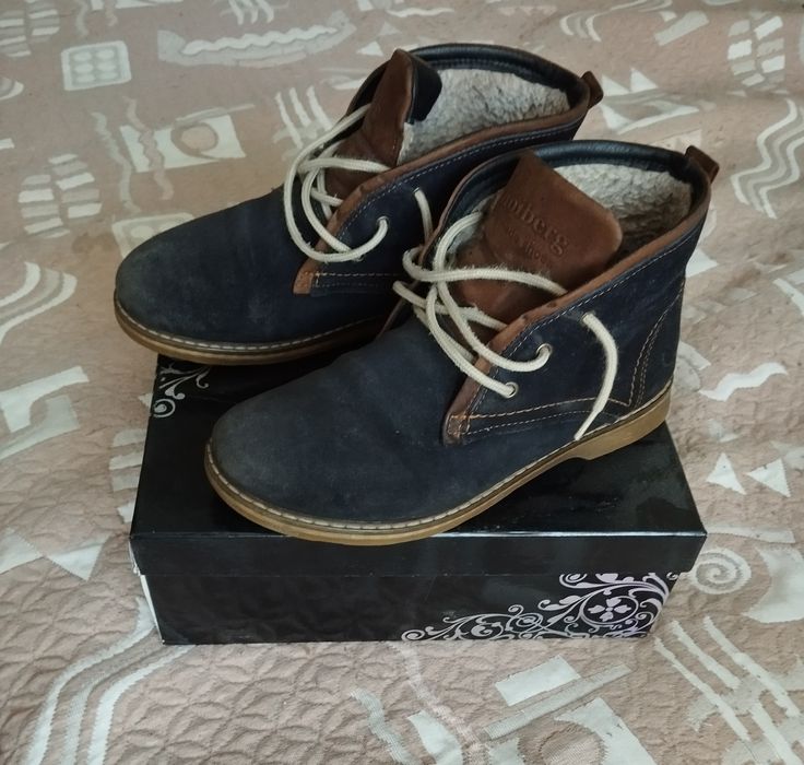 Продам зимние ботинки