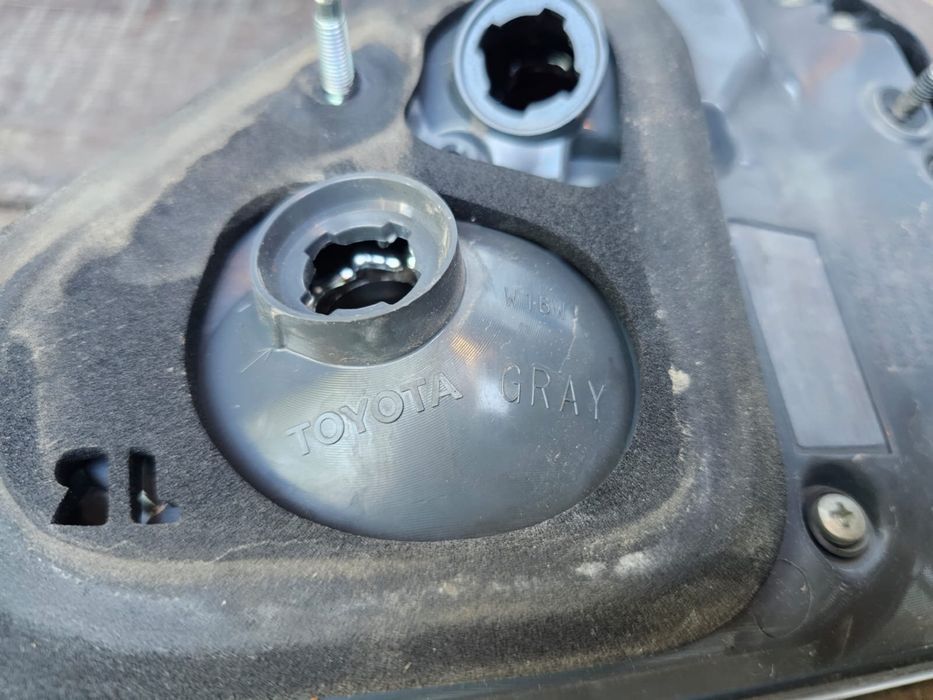 Задняя левая оптика RX350