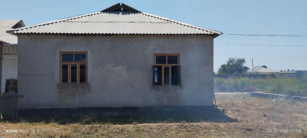 Срочно 4 хонали уй сотилади