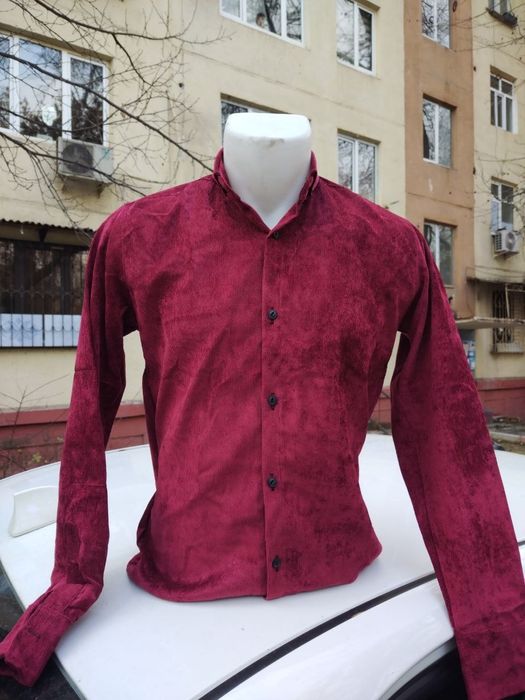 Арзон нархларда куйлаклар сотилади