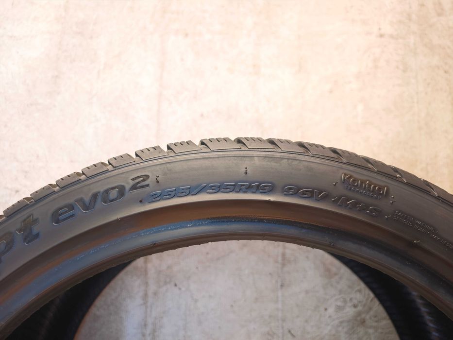 Anvelope 255/35/19 iarna M+S HANKOOK Winter Icept Evo 2