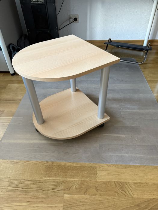 Малка масичка на колела