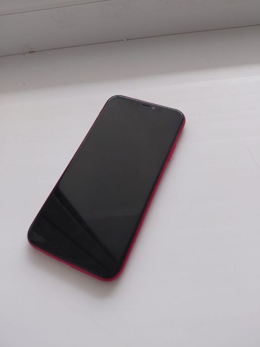 iPhone 11 128gb с коробкой Product Red в идеале