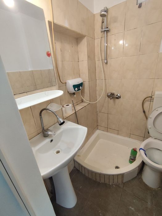 Proprietar vând apartament cu 1 camera la parter înalt!