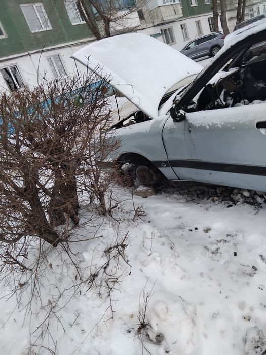 Мотор коробка на аудио 80