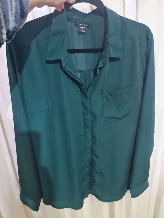 Vesta dama ,crem+ cadou cămașă verde XL