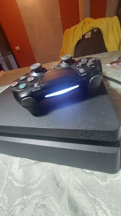 Play Station de vânzare merge foarte bine prețul este puțin negociabil