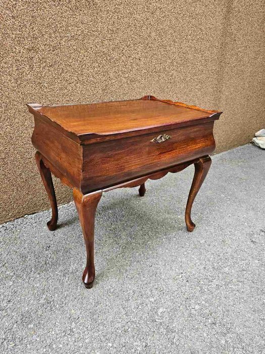 Малка ретро тоалетка