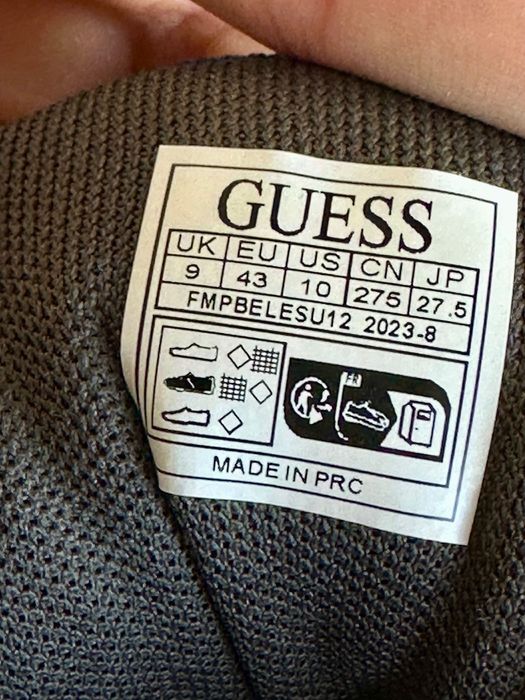 Обувки Guess.   .