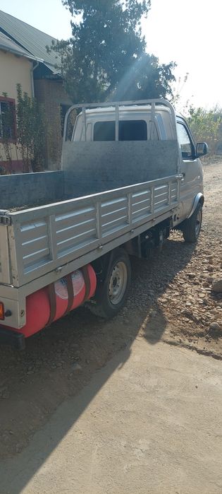 Dongfing yuk Avtomabili sotiladi