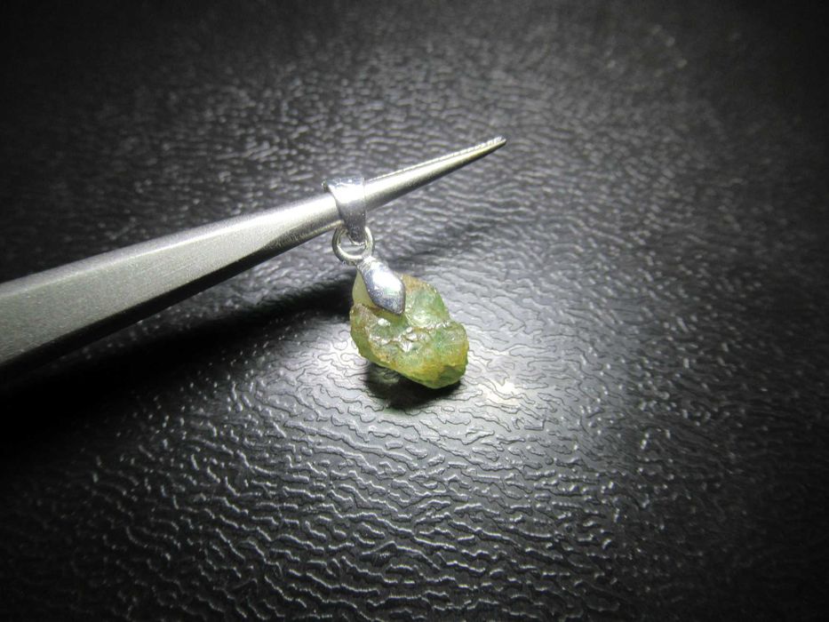 Висулки съсТурмалин,Кехлибар,Аквамарин,Кианит,Гранат,Морган и др