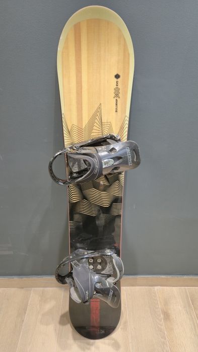 Placa Snowboard Bullwhip 300 EVO de 155cm cu legături Burton
