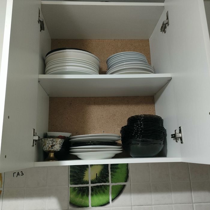 Продаётся кухонный гарнитур длина 1м40