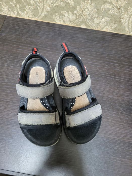 Продам обувь на мальчика 27 размер