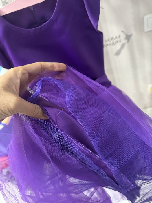 Платье для девочки нарядное 6-8 лет