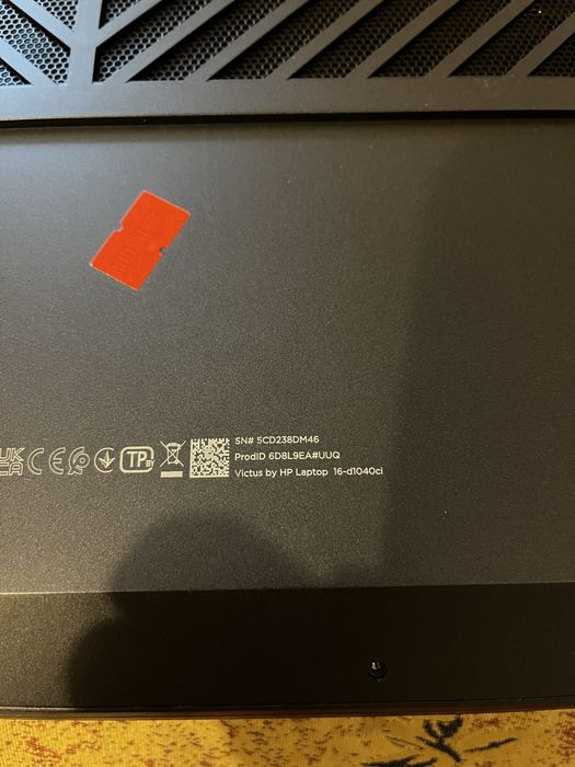 HP Victus 16-d1040ci