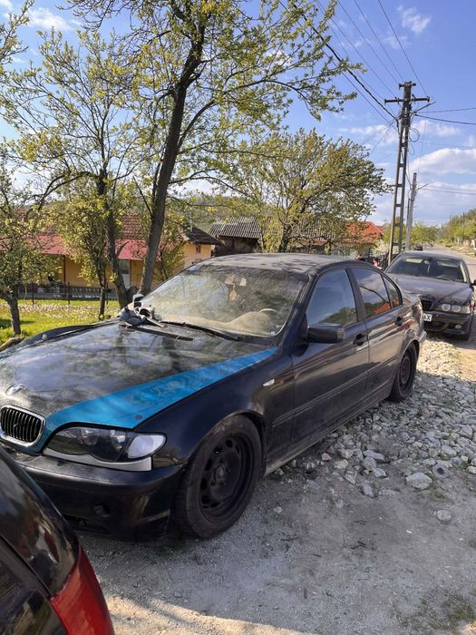 Vind sau schimb 2 e46 2.0 136 ccp cel negru e automat