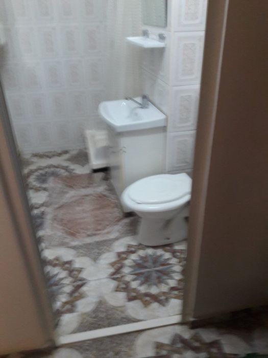 Închiriez garsonieră cf1 decomandat Str Școlilor zona Piața Microhală