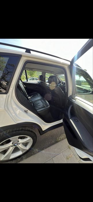 Bmw x5 E70 alb 2011 245 cai diesel