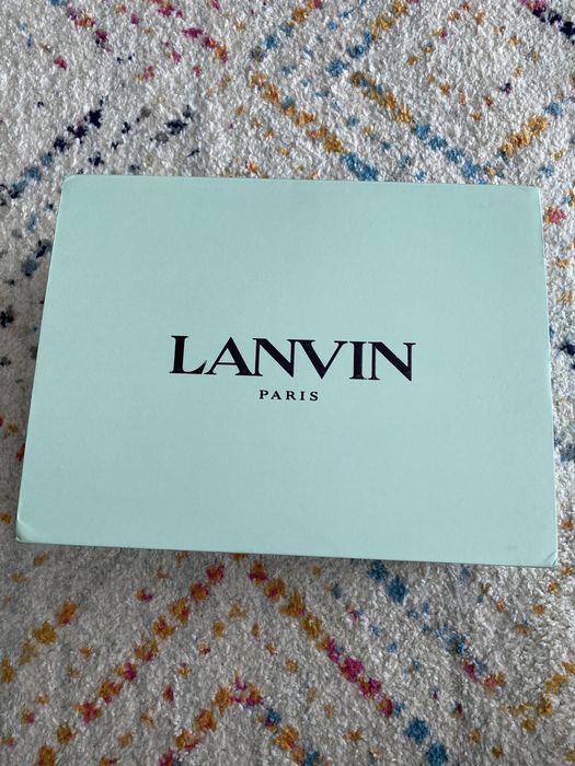 Lanvin Curb NOI !!!
