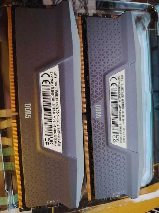 Рам памет Corsair VENGEANCE RGB 32GB (2x16GB) DDR5 6000MHz CL30