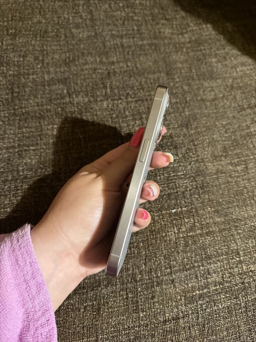 Продавам iPhone 15 Pro 512 GB – Silver – Перфектно състояние