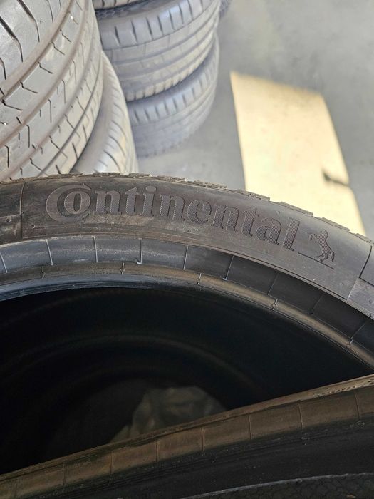 275/40R22 Continental