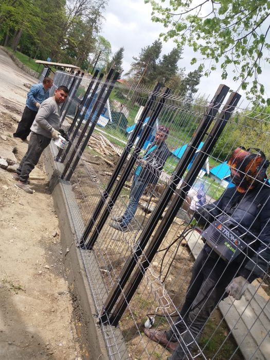 Garduri din sipca metalica, panouri stil jaluzele, tabla cutata, plasă