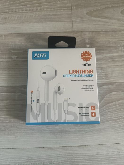 проводные наушники Acefast L5 с микрофоном и разъемом USB-C.