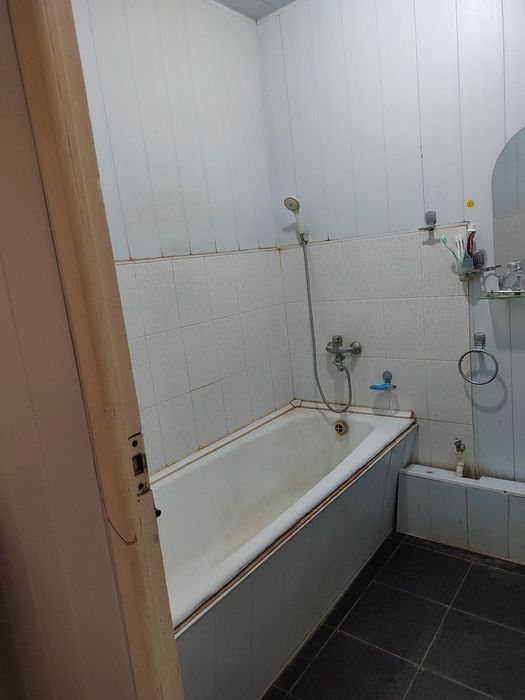 Срочная продажа. Базар ТТЗ, 4-х комнатная квартира удвоенный зал 92кв