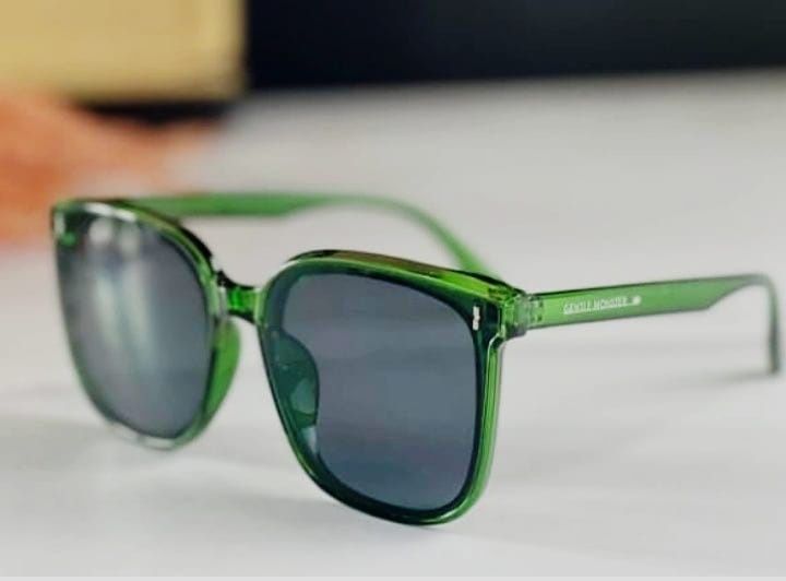 Продам солнцезащитные очки