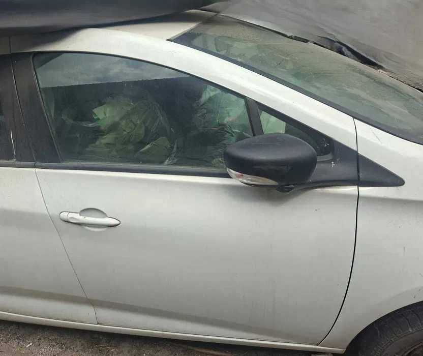 Vand usa fata dreapta renault zoe