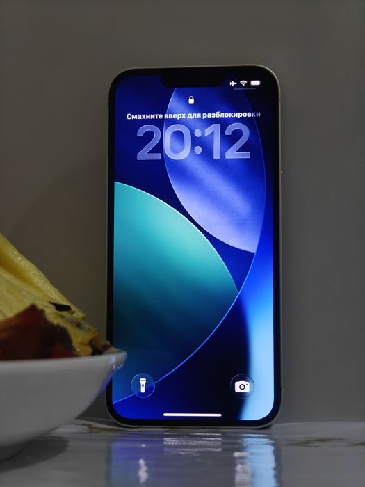 iPhone 13, 128гб в белом цвете