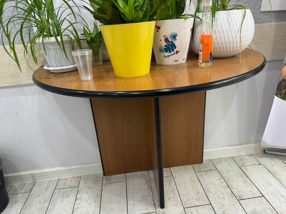 продаются угловой стол