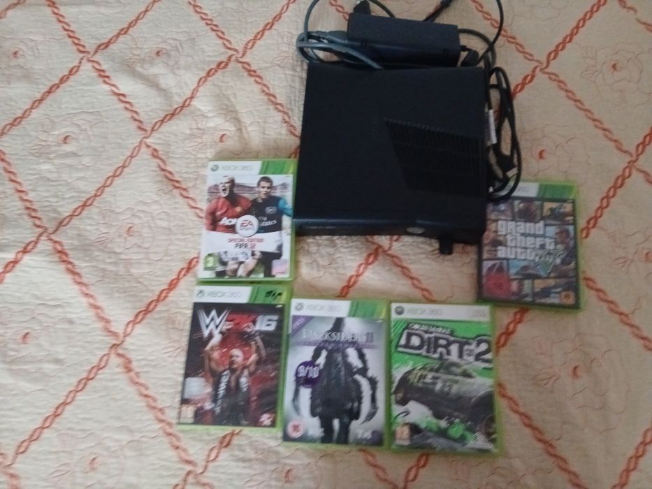 Consolă și jocuri in perfect funcționare xbox 360 slim