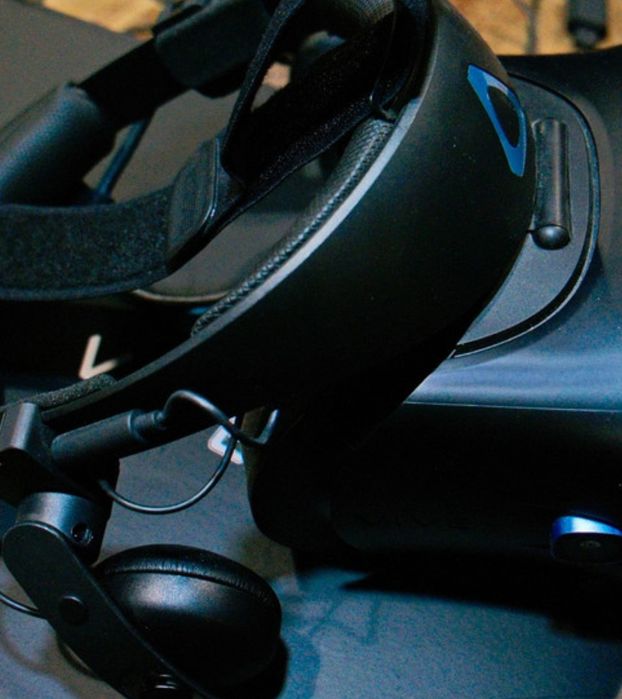 HTC Vive Cosmos Elite VR Headset