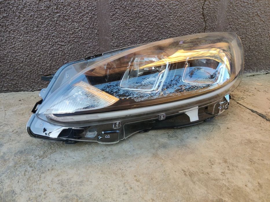 Far stanga LED Xenon Ford Kuga 3 III CX482 LV4B-13W030-AL / L90187818