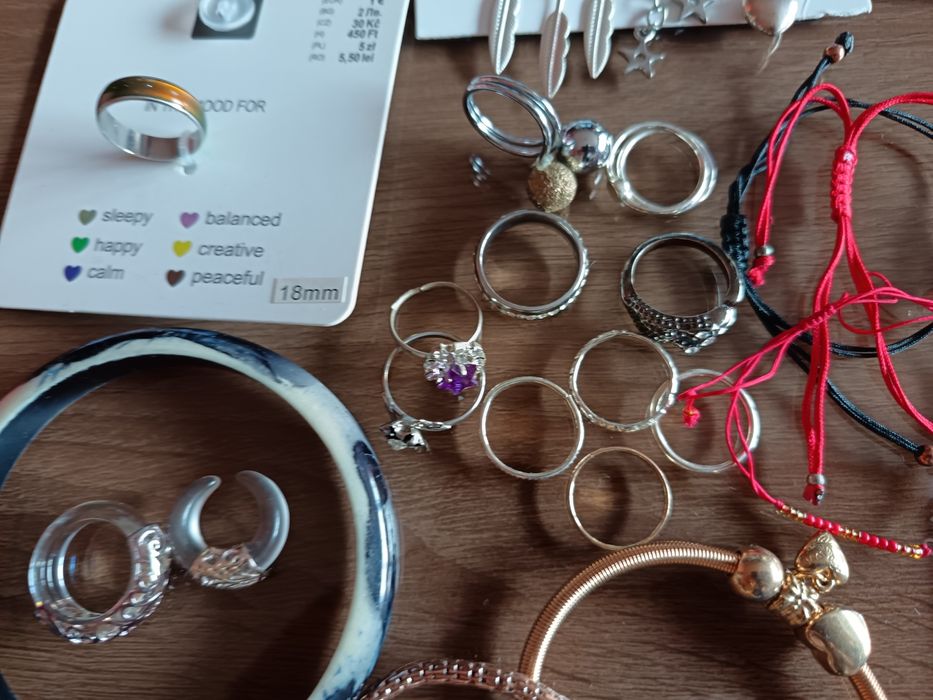 Лот дамски бижута