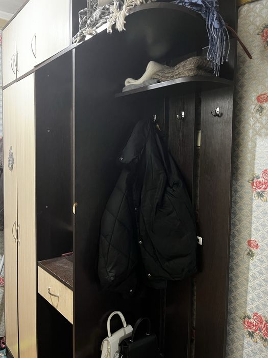 Продам прихожую 25000