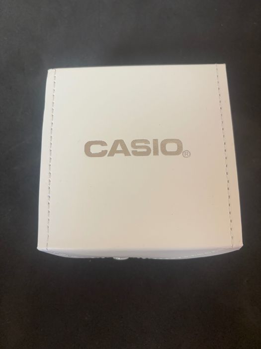 Casio часовник.