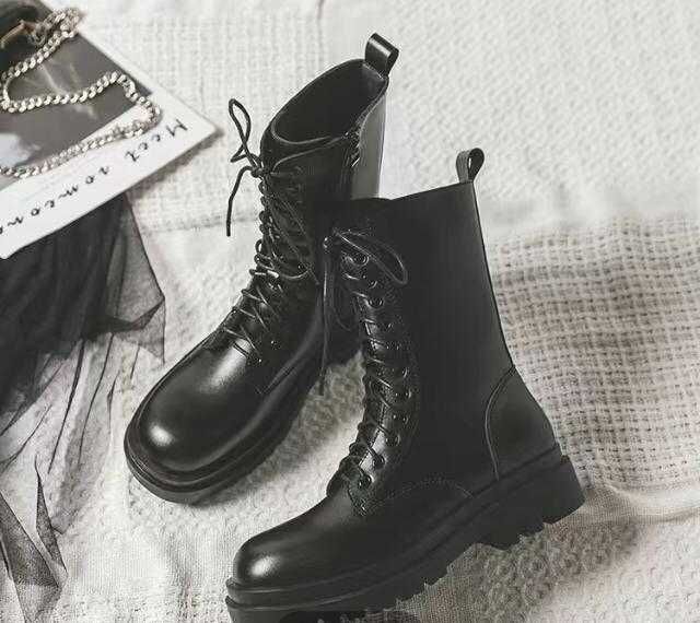 Продам стильные, модные сапоги