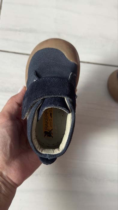 Детские ботинки.