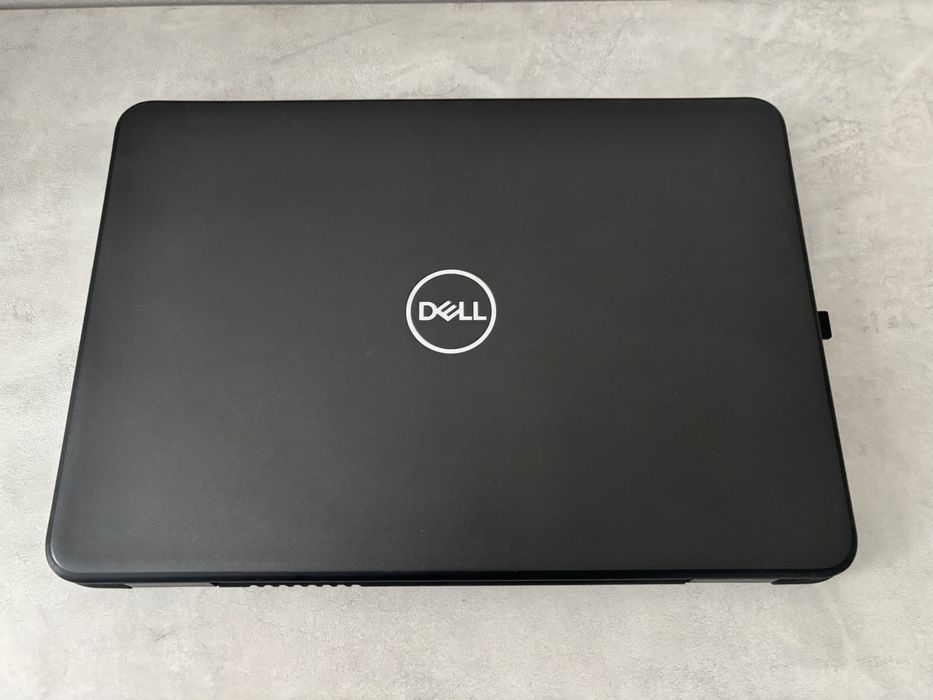 Ноутбук Dell Latitude 3300